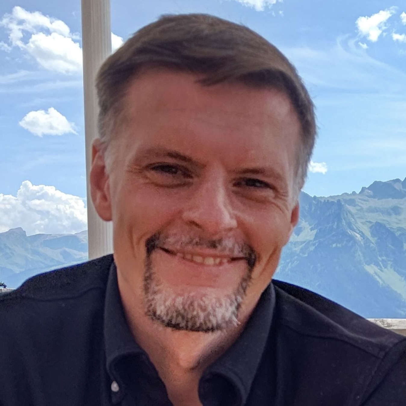 Peter Jussel Headshot